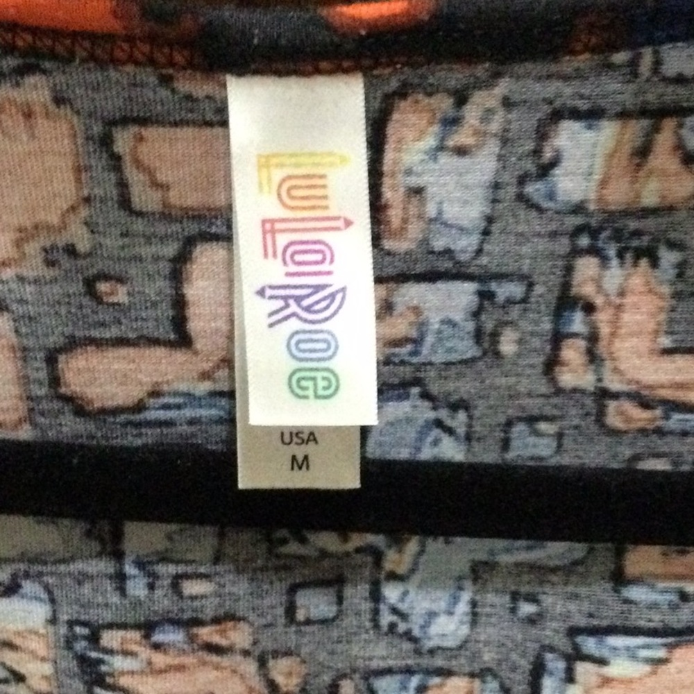 Like New - Lularoe short sleeve top. Size M. - Picture 2 of 7